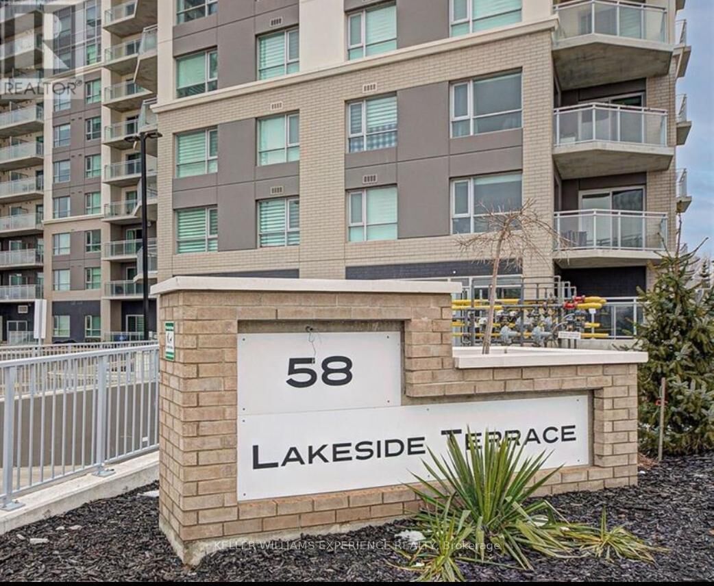 Property Photo:  58 Lakeside Terrace 1111  ON L4M 0L5 