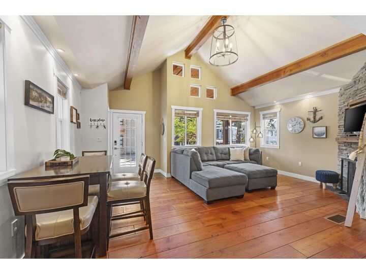 Photo de la propriété:  311 Spruce Street  BC V2R 4Y7 