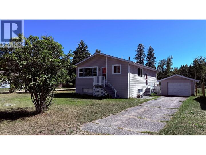 Property Photo: 654 Sixth Avenue BC V0H 1M0