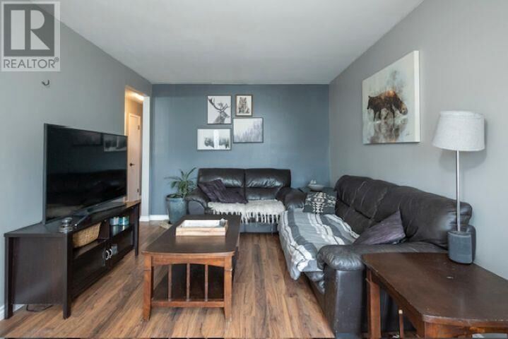 Photo de la propriété:  326 Dewe Ave  ON P7A 2G3 