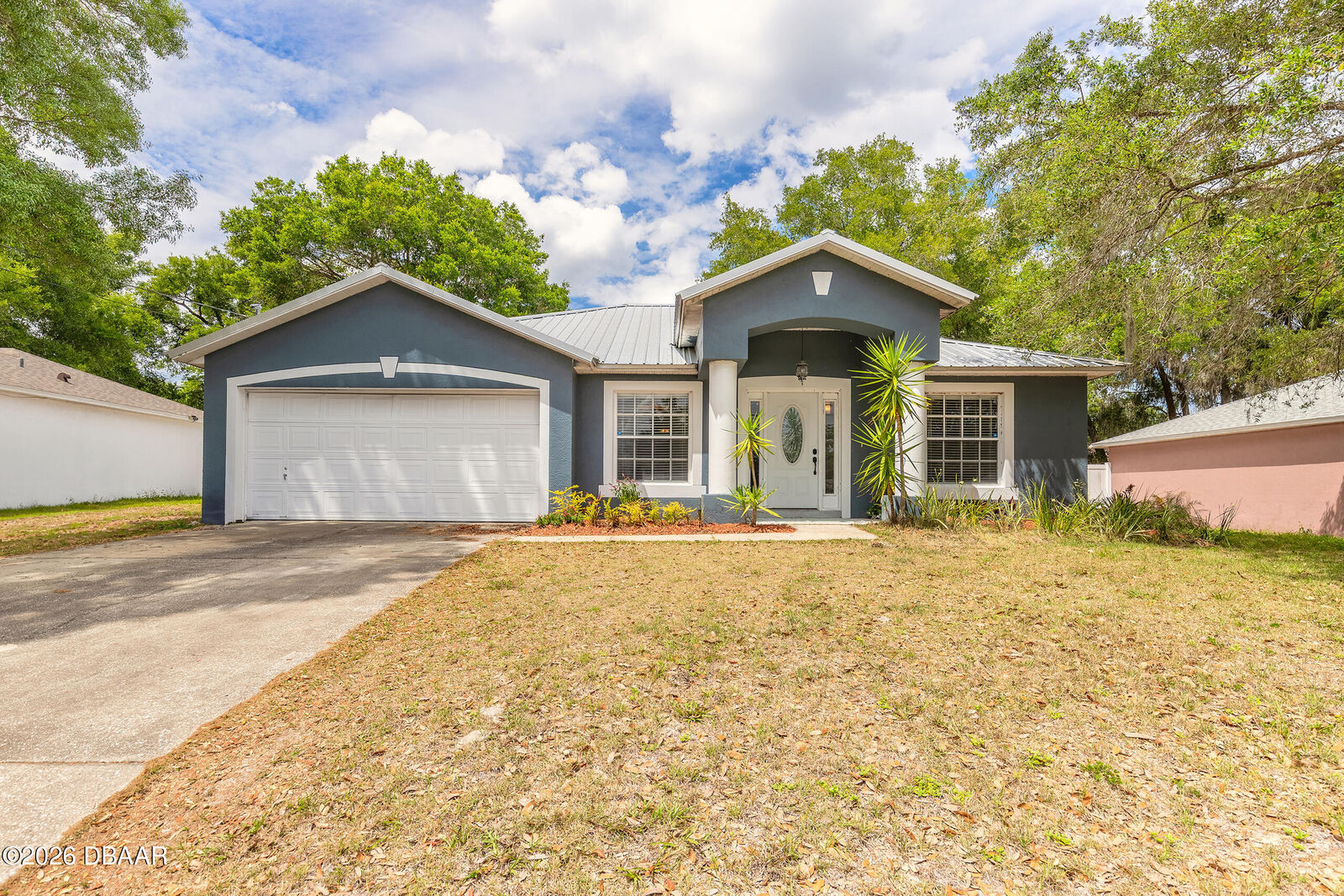 Property Photo:  1031 E Walts Avenue  FL 32724 