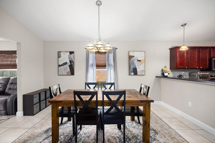 Property Photo:  202 Limestone Circle  FL 32539 