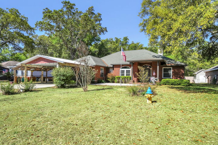 Property Photo:  328 Chippewa Drive  FL 32578 