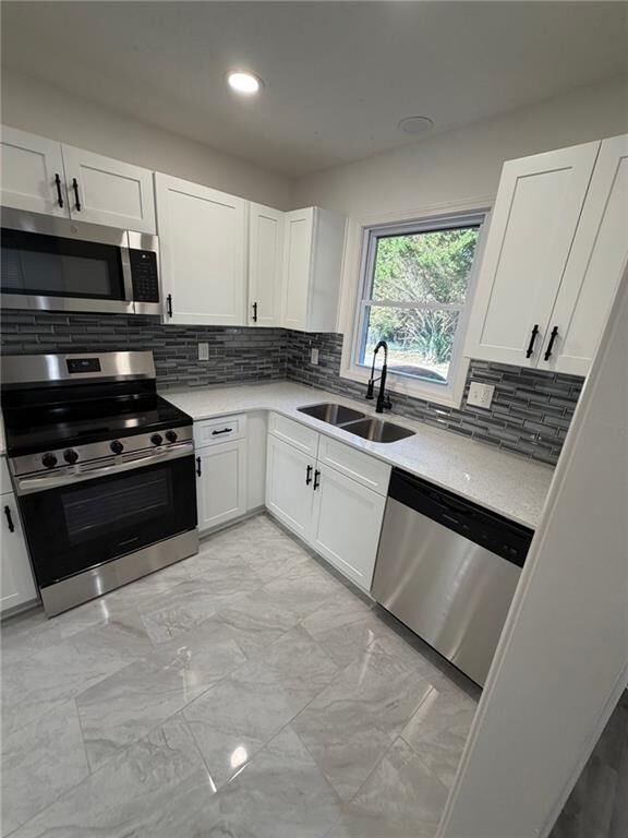 Property Photo:  2250 Kings Gate Circle B  GA 30078 