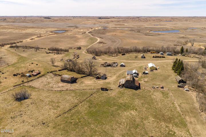 Property Photo:  350 20th Street NE  ND 58723 