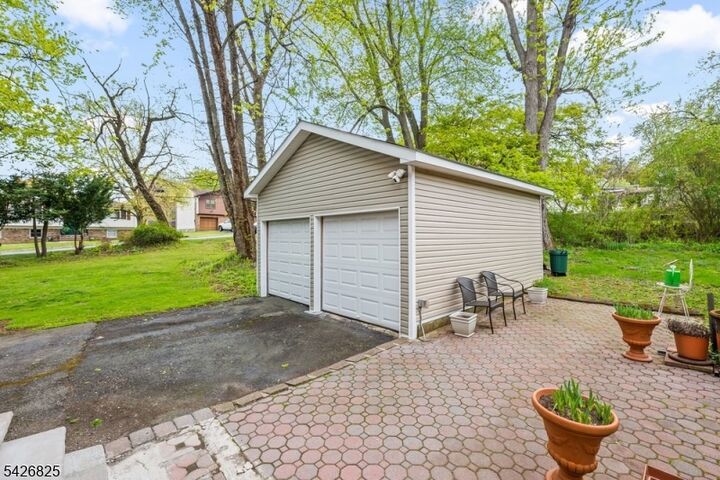 Property Photo:  863 Pleasant Valley Way  NJ 07052 