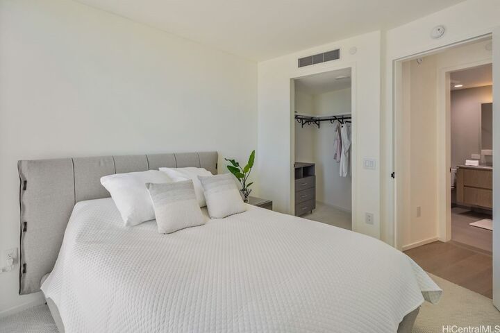 Property Photo:  1000 Auahi Street 1307  HI 96814 