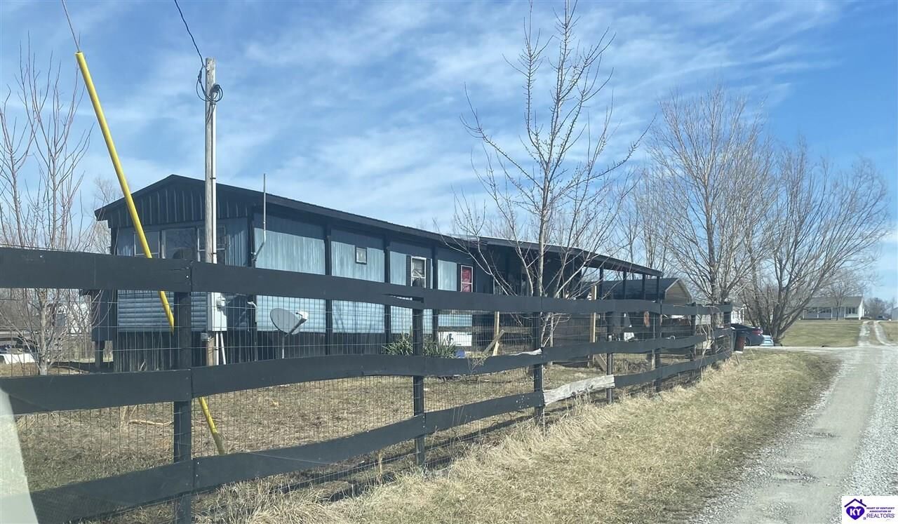 Property Photo:  155 Lee Miller Road  KY 42754 