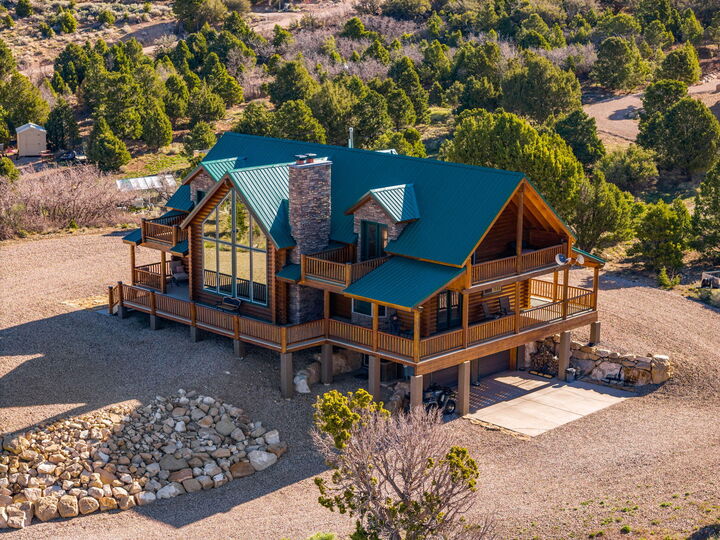 Property Photo:  2015 S High Juniper Dr  UT 84720 