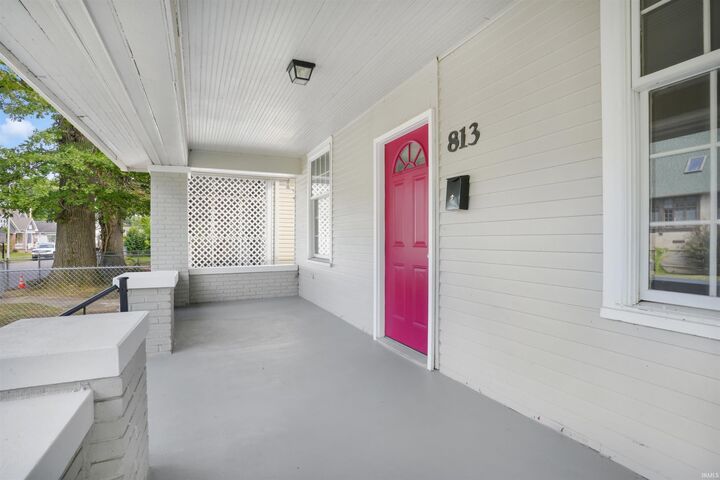 Property Photo:  813 Jefferson Avenue  IN 47713 