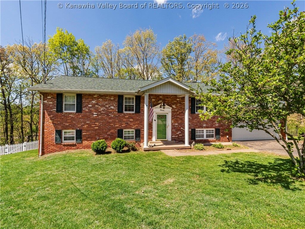 Property Photo:  9 Brentwood Circle  WV 25143 