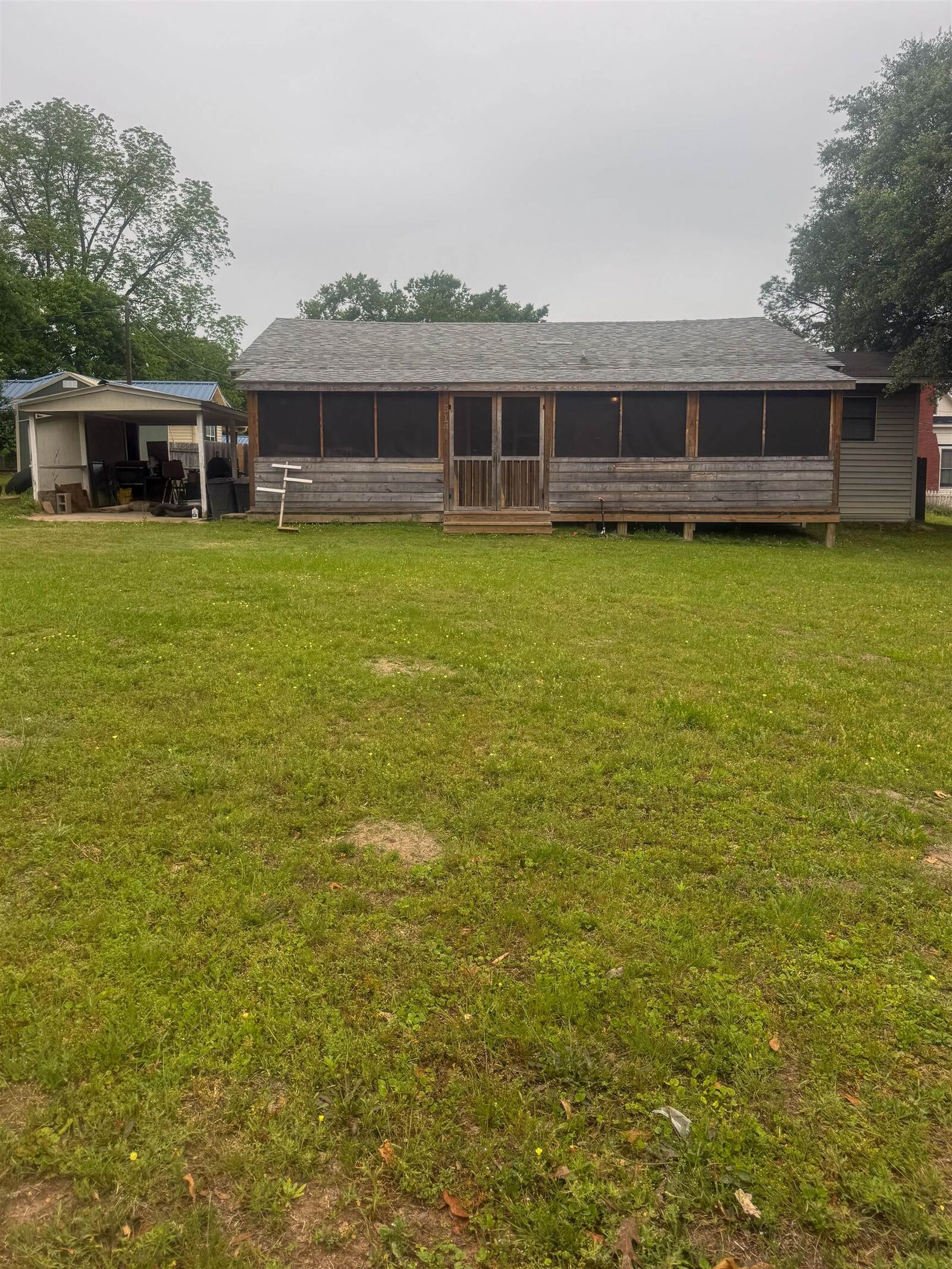 Property Photo: 514 W Kaufman St TX 75644
