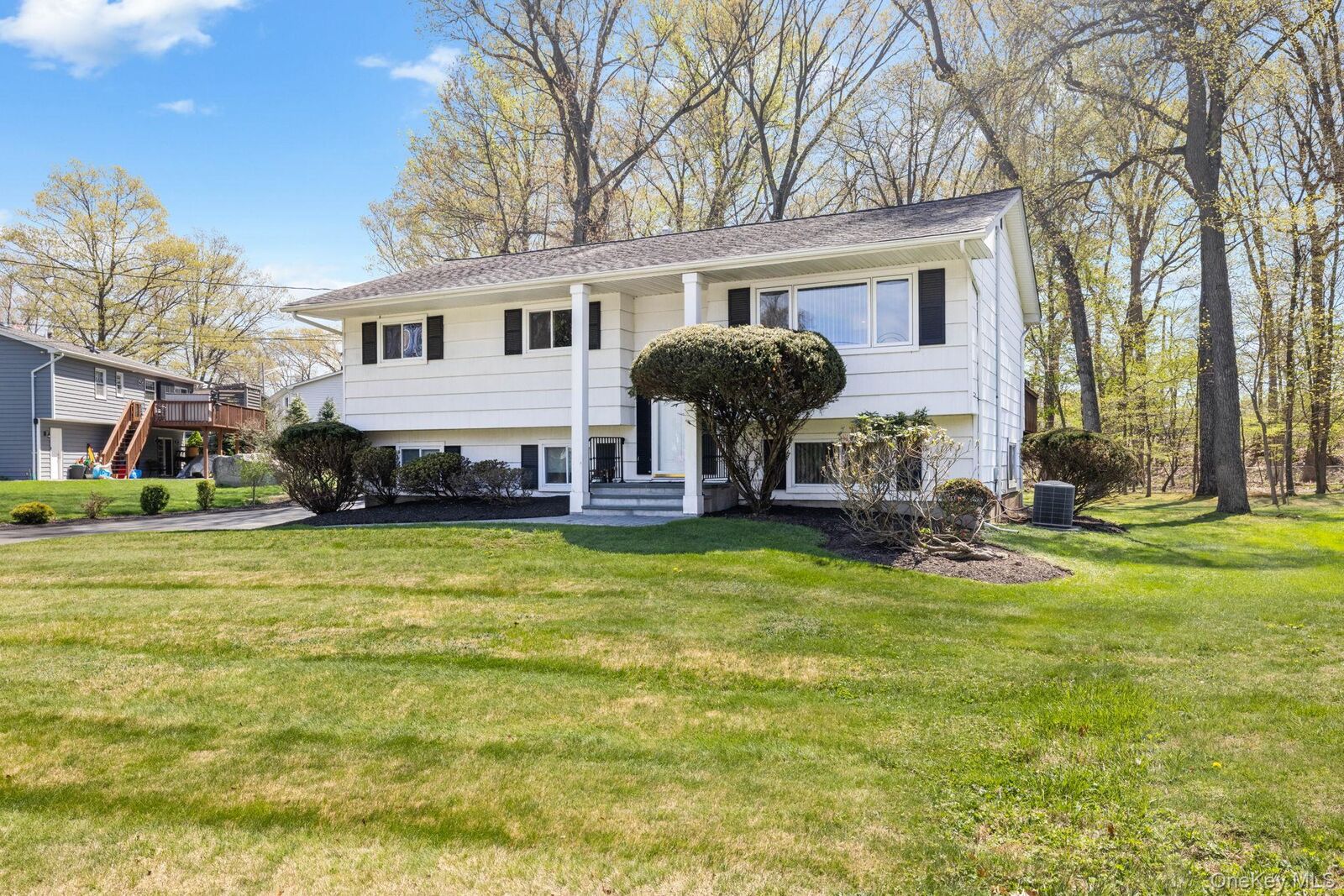 Property Photo:  26 Spruce Lane  NY 10994 
