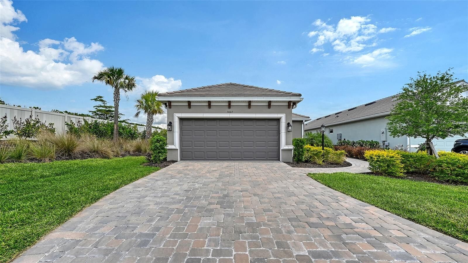 Property Photo:  3007 Tramonto Court  FL 34211 