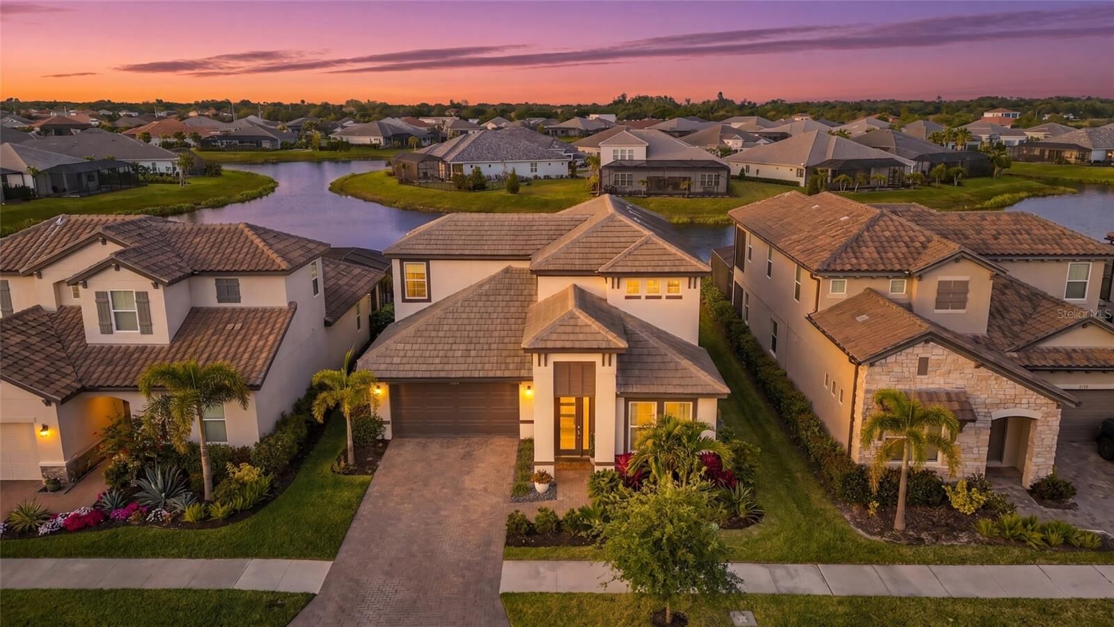Property Photo:  4762 Antrim Drive  FL 34240 