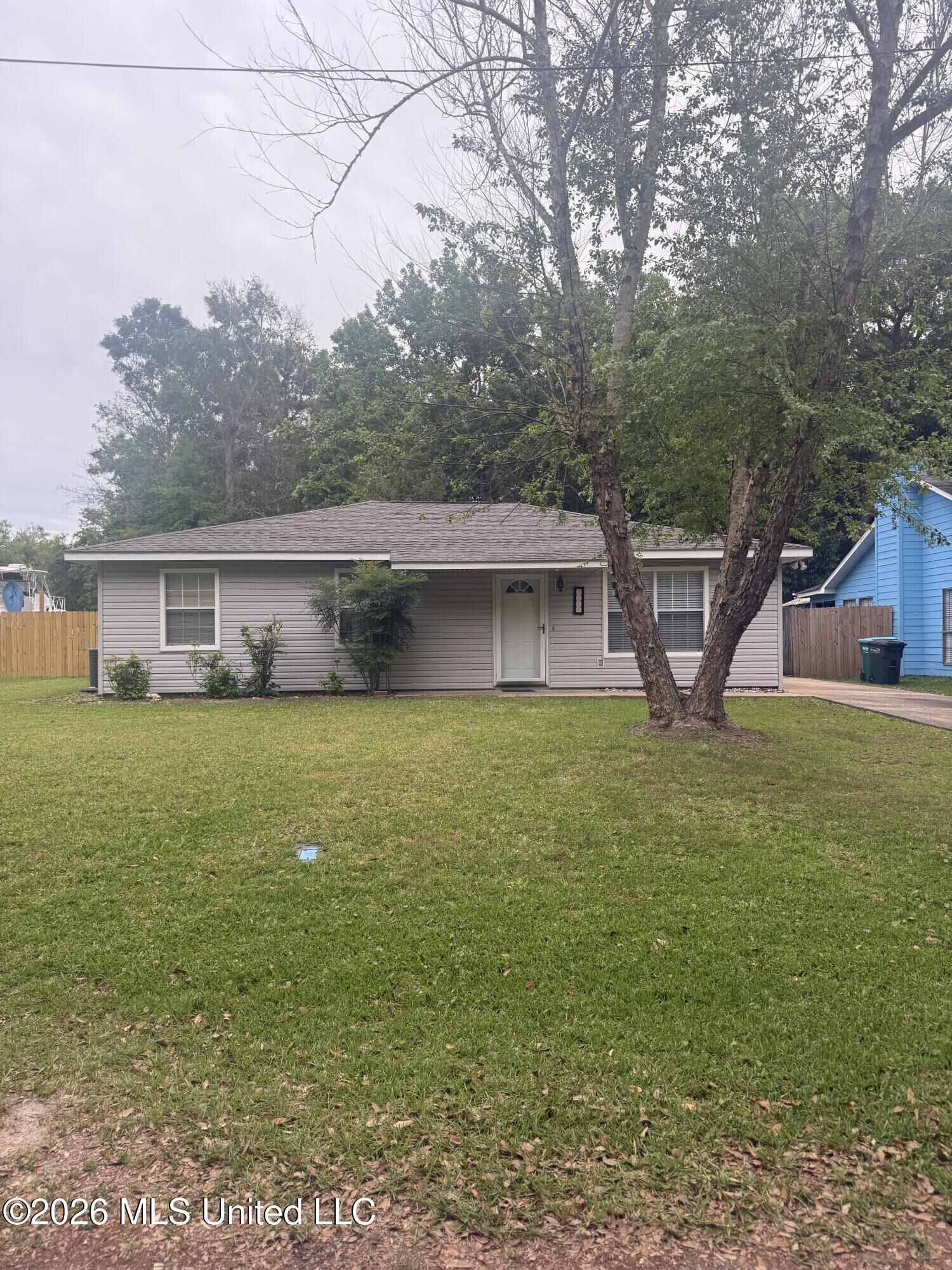 Property Photo:  1716 Tradewinds Drive  MS 39553 