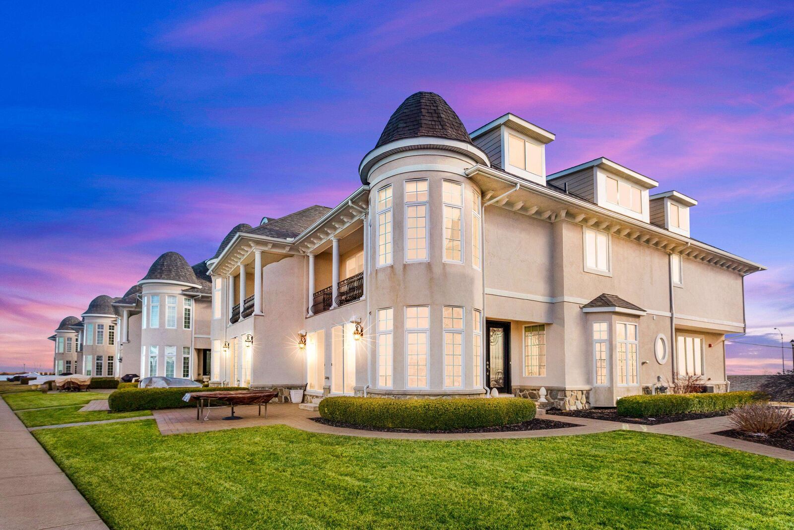 Property Photo:  33070 Venetian Pointe Drive 7  MI 48045 