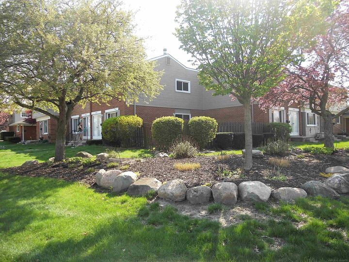 Property Photo:  27609 Evelyn Avenue  MI 48093 