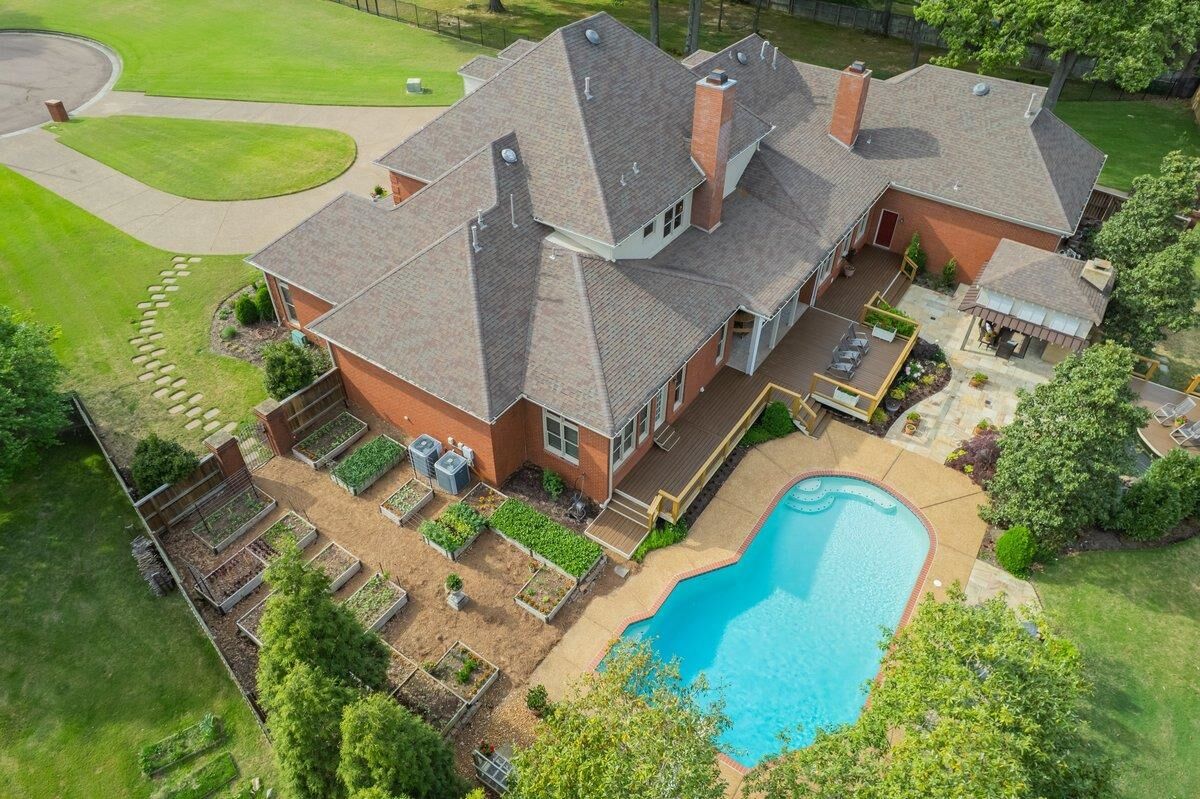 Property Photo:  9658 E Dove Meadow Cv  TN 38139 