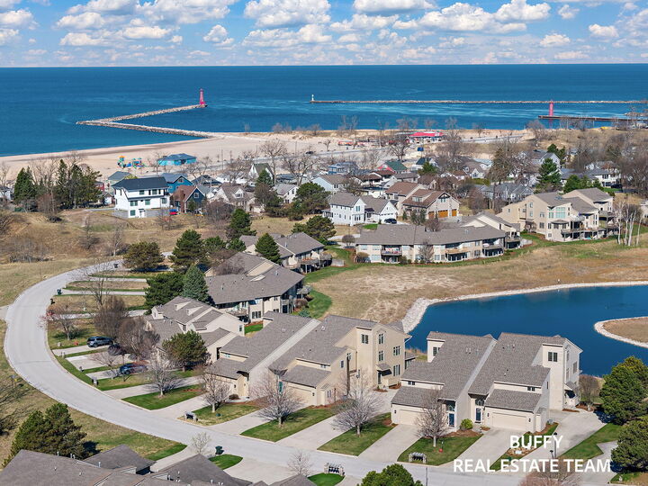 Property Photo:  1671 E Harbour Towne Circle  MI 49441 