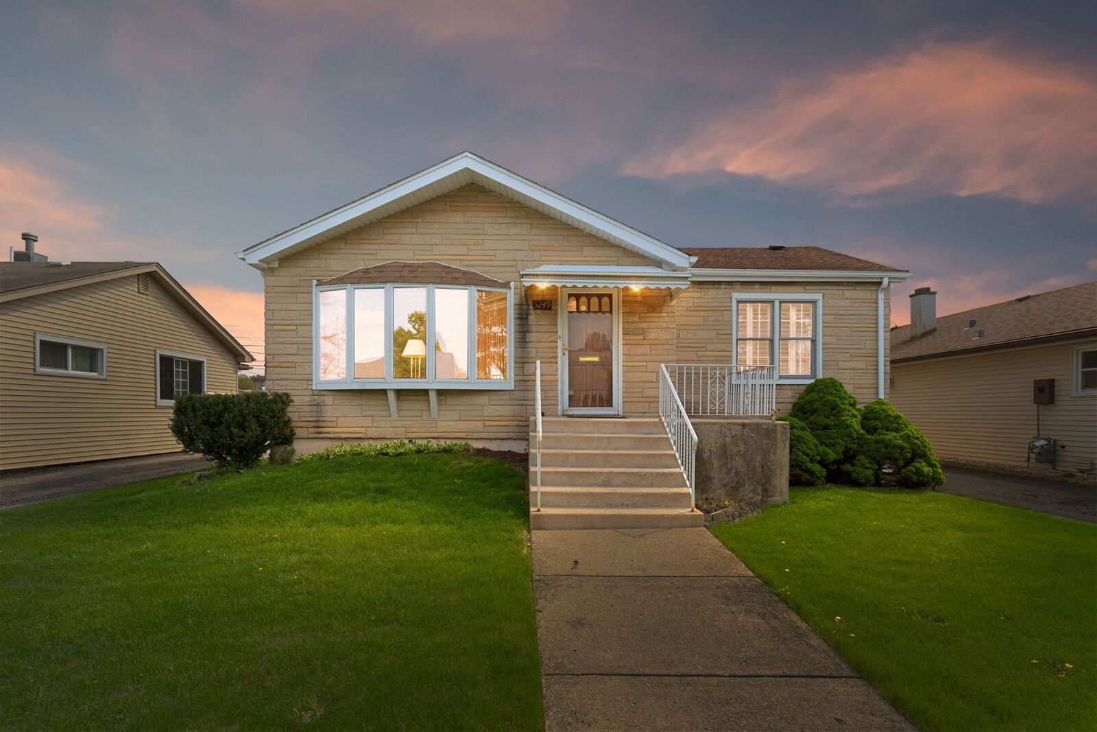 Property Photo:  5249 W 88th Street  IL 60453 