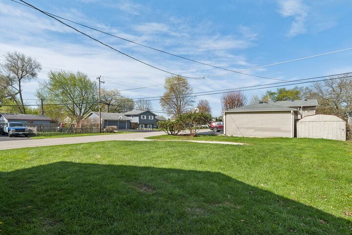 Property Photo:  1414 North Avenue  IL 60073 