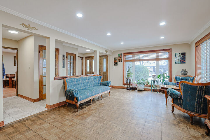 Property Photo:  9714 Kedvale Avenue  IL 60076 