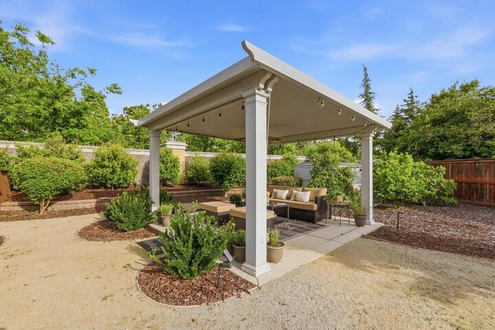 Property Photo: 2104 Appersett Loop CA 95747