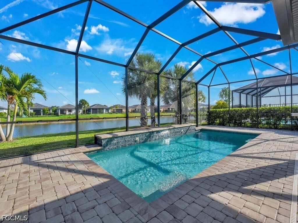 Property Photo:  16072 Palmetto Prairie Drive  FL 33920 