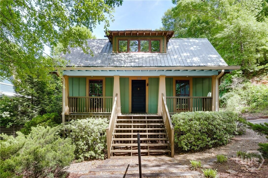 Property Photo:  145 Hendrix Avenue  GA 30601 