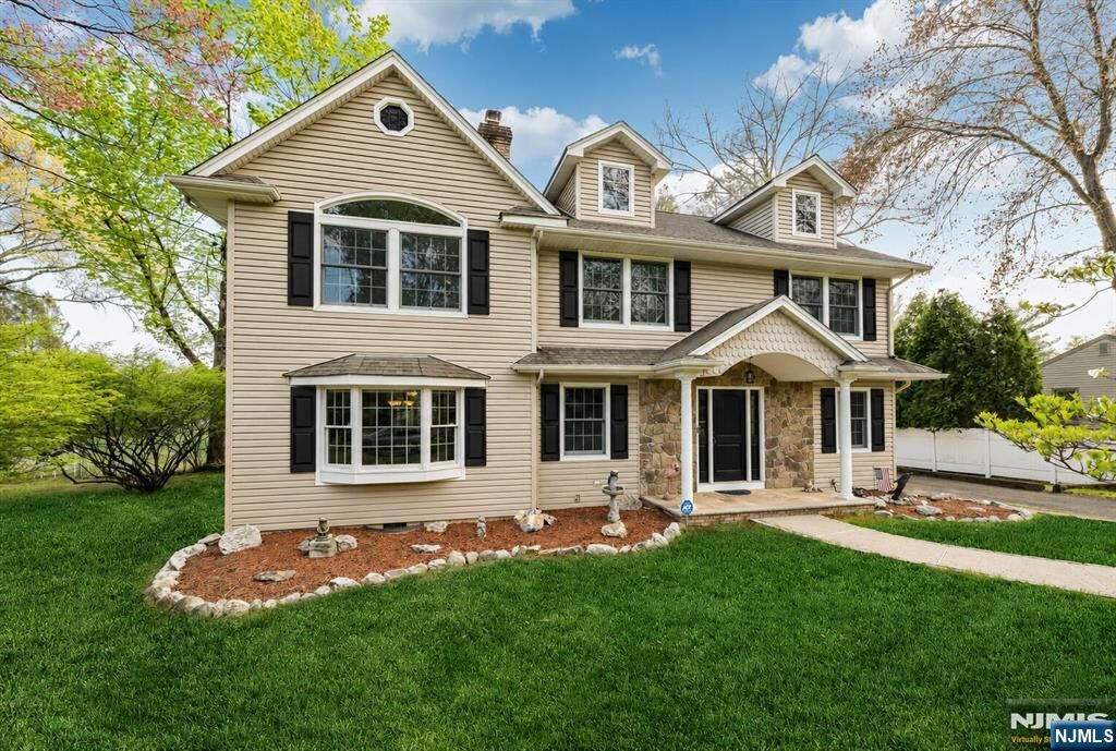 Property Photo:  631 Montview Place  NJ 07675 