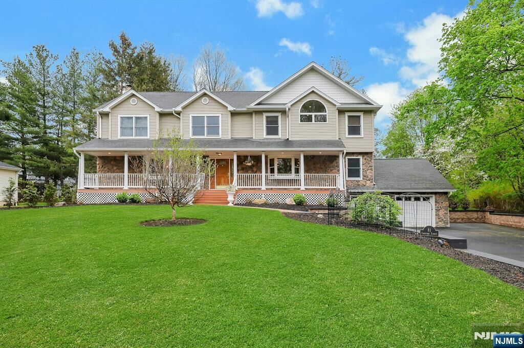 Property Photo:  81 Chestnut Street  NJ 07401 