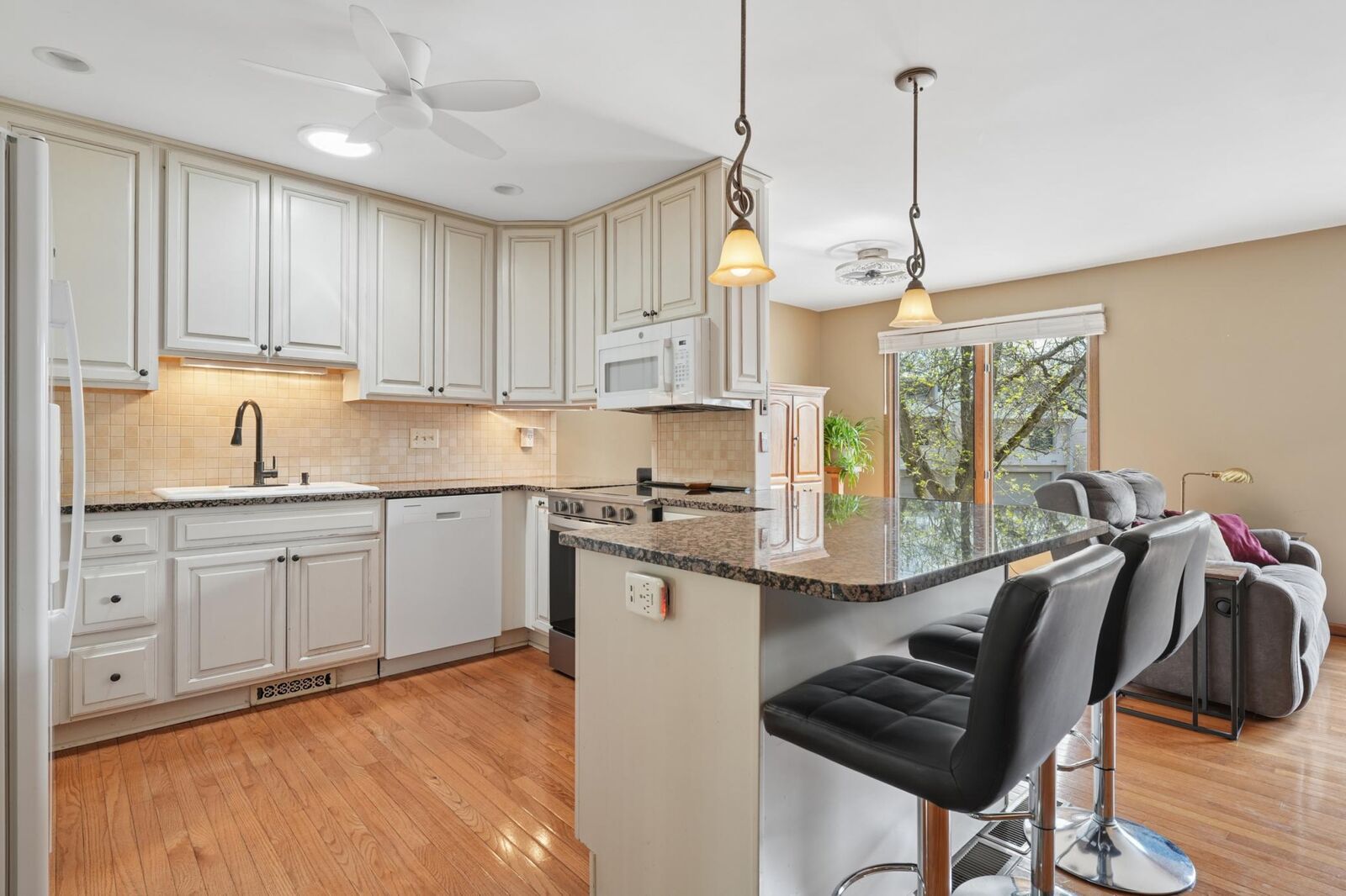 Property Photo:  8401 137th Court  MN 55124 