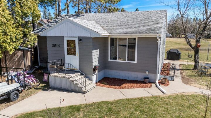 Property Photo:  3914 5th Avenue E  MN 55746 