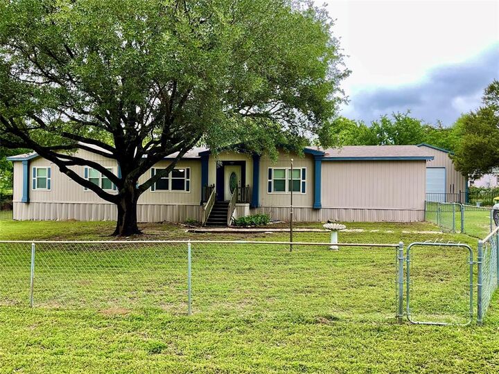 Property Photo:  3805 Shady Lane  TX 76058 