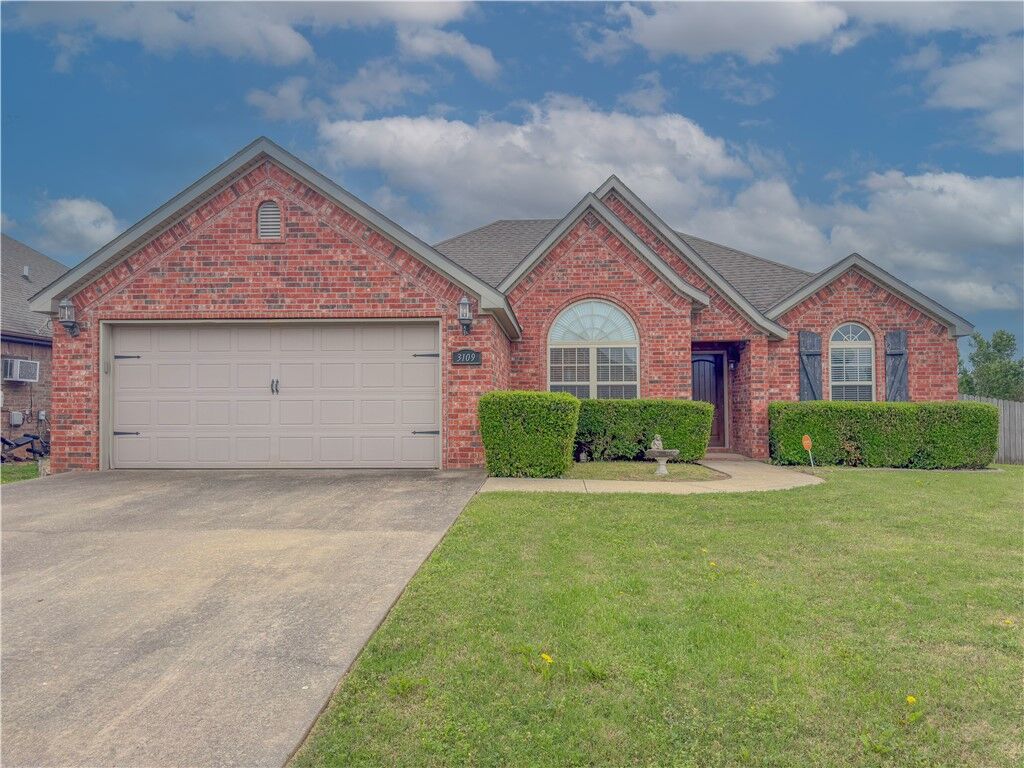 Property Photo:  3109 SW Wargate Avenue  AR 72713 