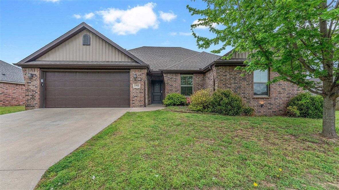Property Photo:  1704 Been Road  AR 72713 