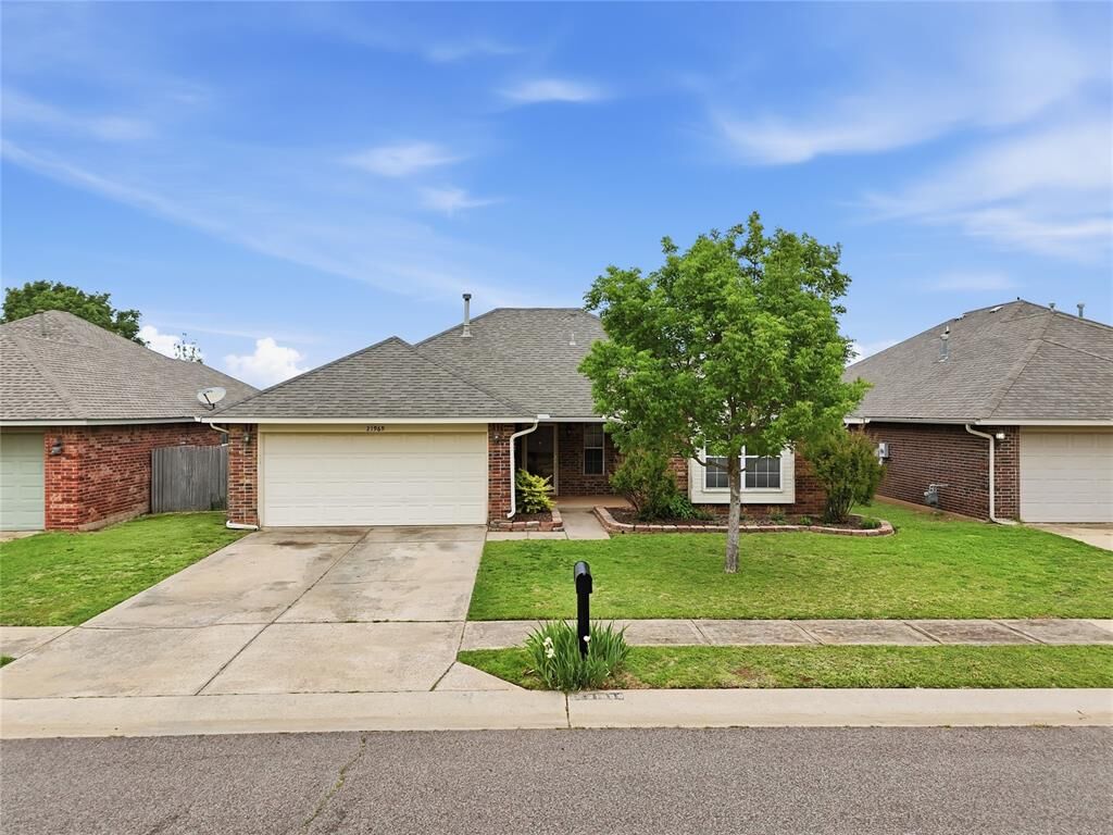 Property Photo:  21969 Homesteaders Place  OK 73012 