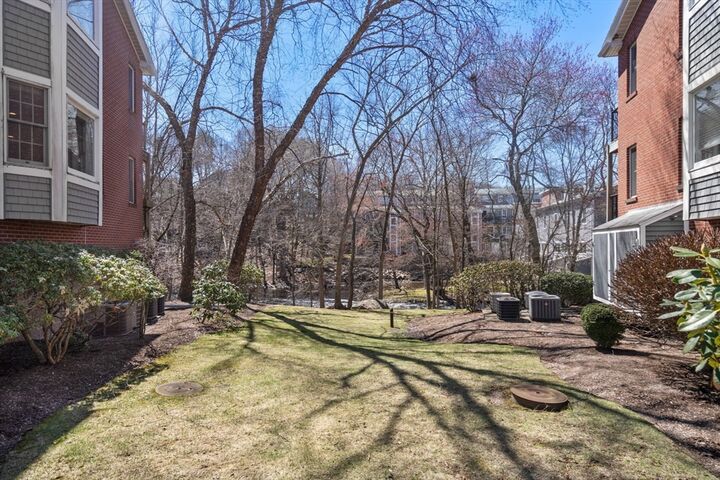 Property Photo:  20 N Stone Mill Dr 1026  MA 02026 
