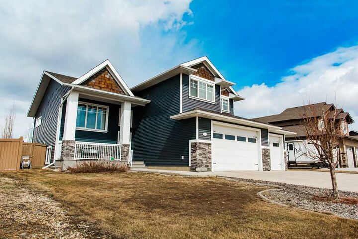 Photo de la propriété:  10638 155 Avenue  AB T8X 0M1 