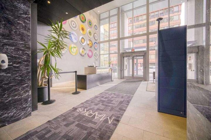 Property Photo: 901 10 Avenue SW 1902 AB T2R 0B5