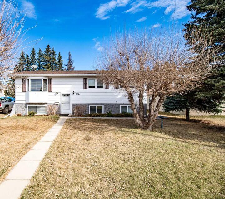 Property Photo:  5116 54 Avenue  AB T0M 0X0 