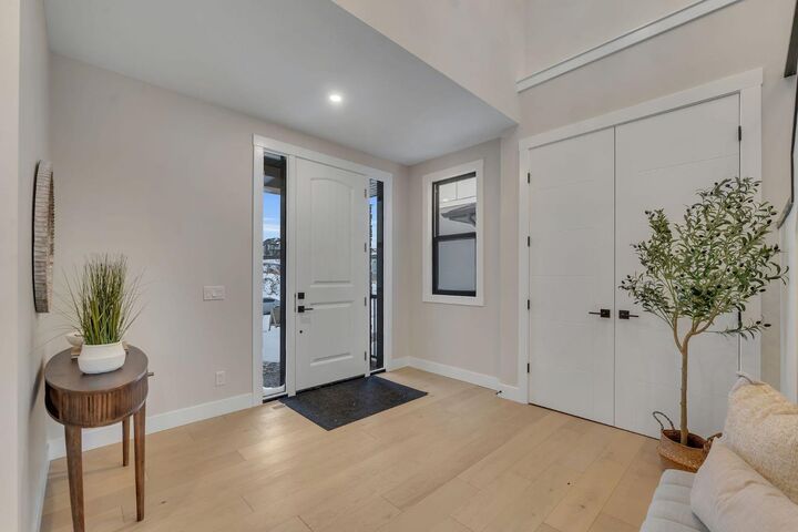 Property Photo:  12 Spring Creek Point SW  AB T3H 6E2 