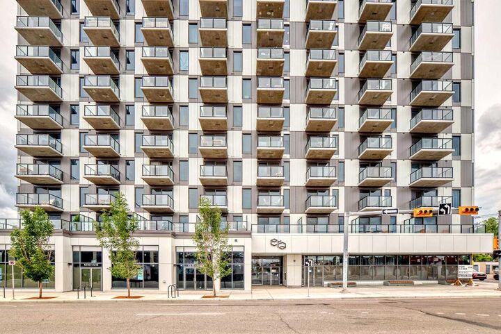 Property Photo:  123 4 Street NE 1202  AB T2E 8K3 