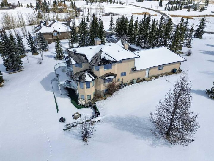 Property Photo:  45 Country Lane Drive  AB T2P 2G5 