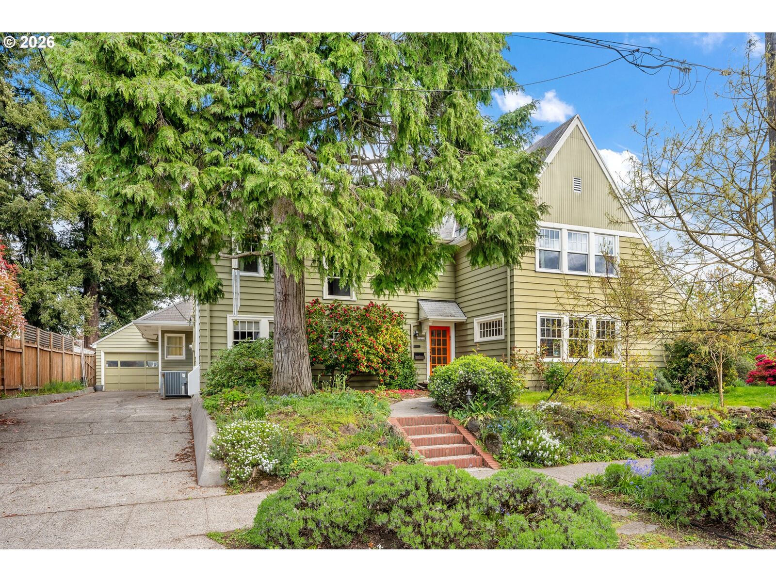 Property Photo:  2620 NE 65th Ave  OR 97213 