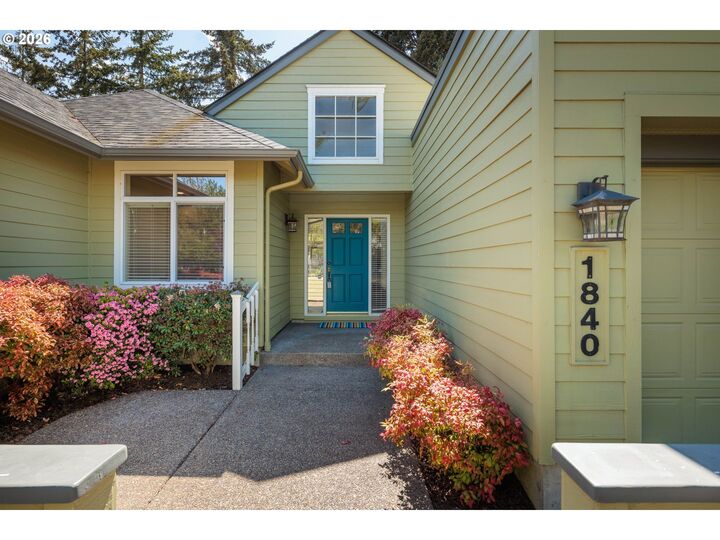 Property Photo:  1840 Riverwood Dr  OR 97401 