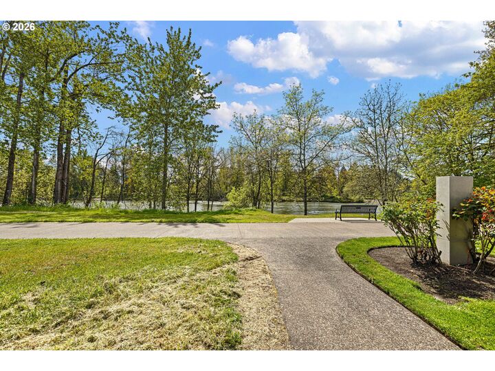 Property Photo:  1840 Riverwood Dr  OR 97401 