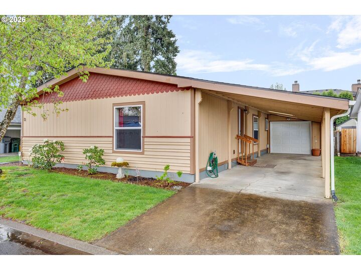 Property Photo:  1111 SE 3rd Ave 13  OR 97013 