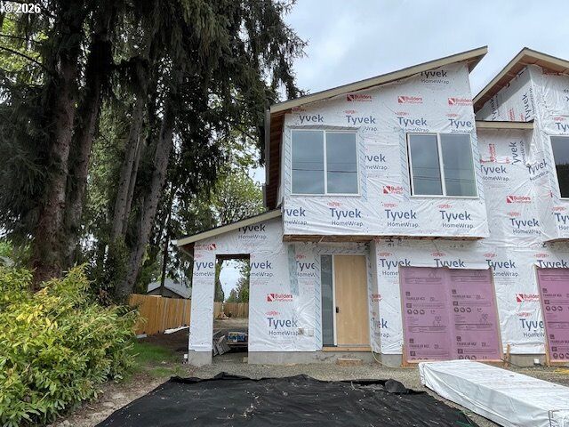 Property Photo:  1415 NE 18th St  OR 97128 